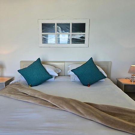 Swept Away Guesthouse - No-Loadshedding Yzerfontein Extérieur photo