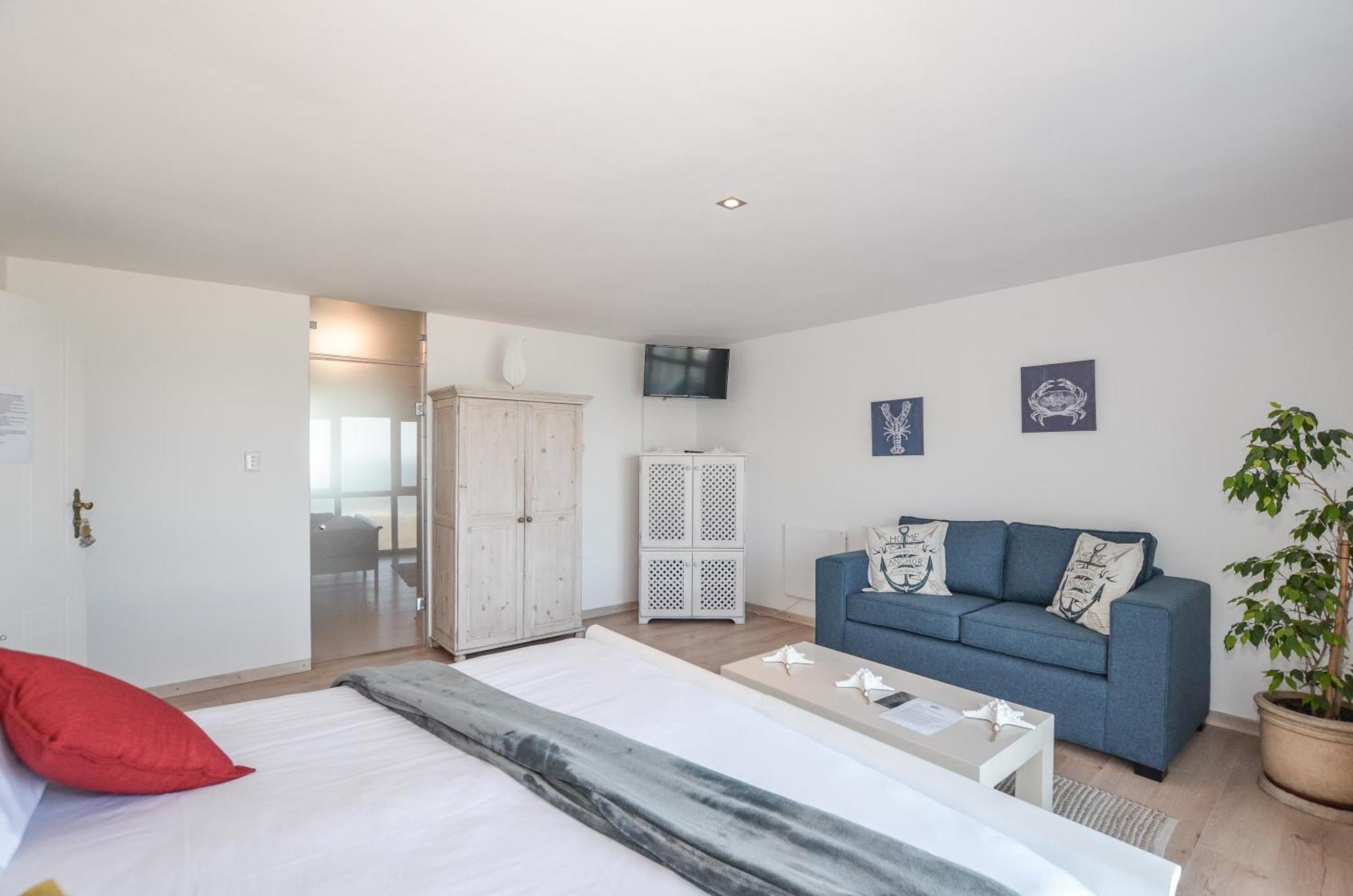 Swept Away Guesthouse - No-Loadshedding Yzerfontein Extérieur photo