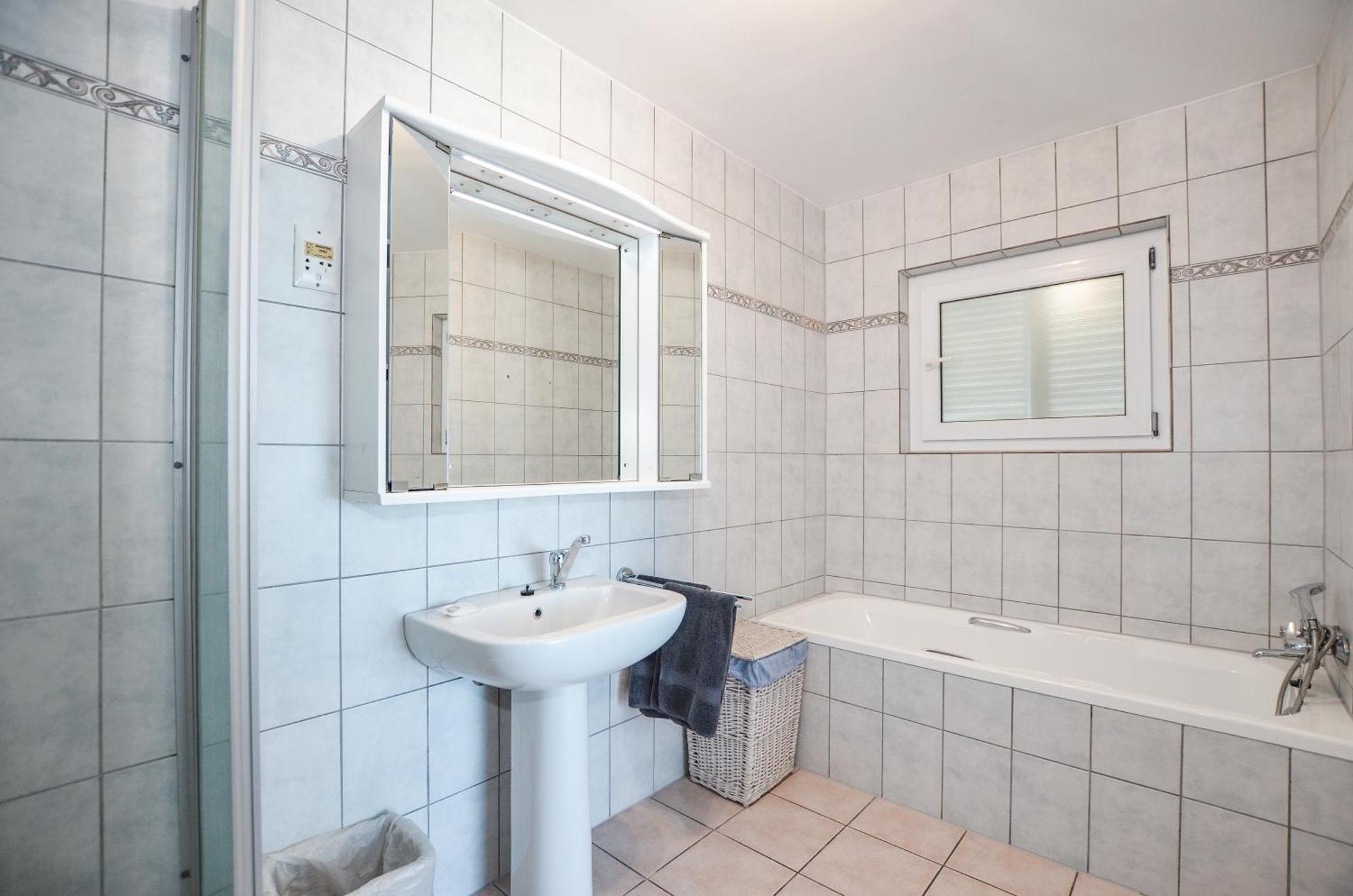 Swept Away Guesthouse - No-Loadshedding Yzerfontein Extérieur photo