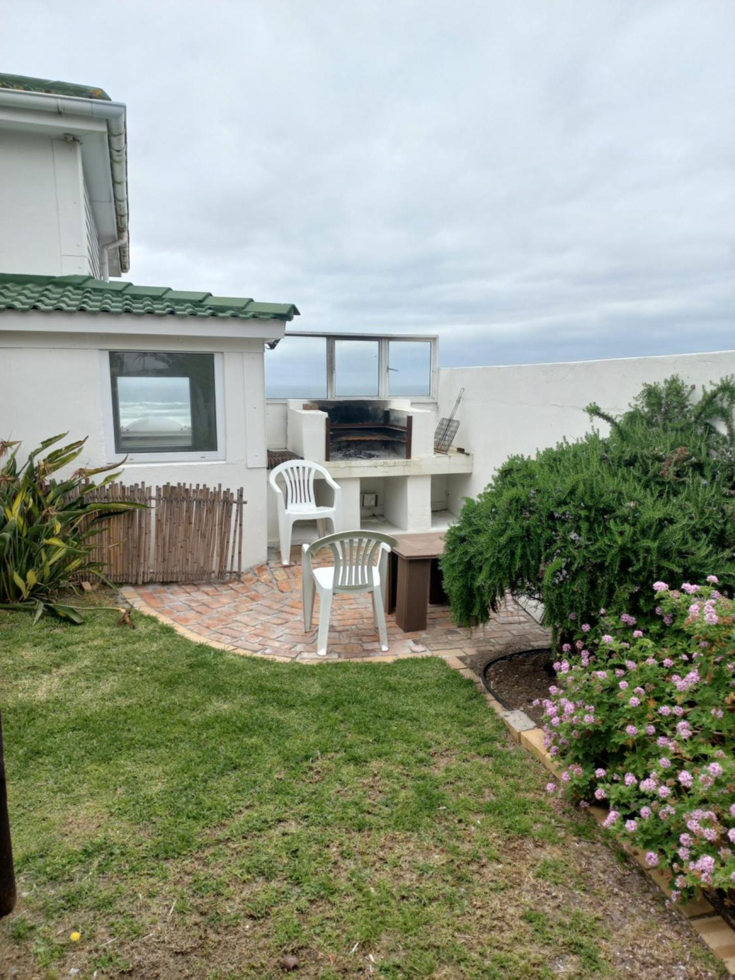 Swept Away Guesthouse - No-Loadshedding Yzerfontein Extérieur photo