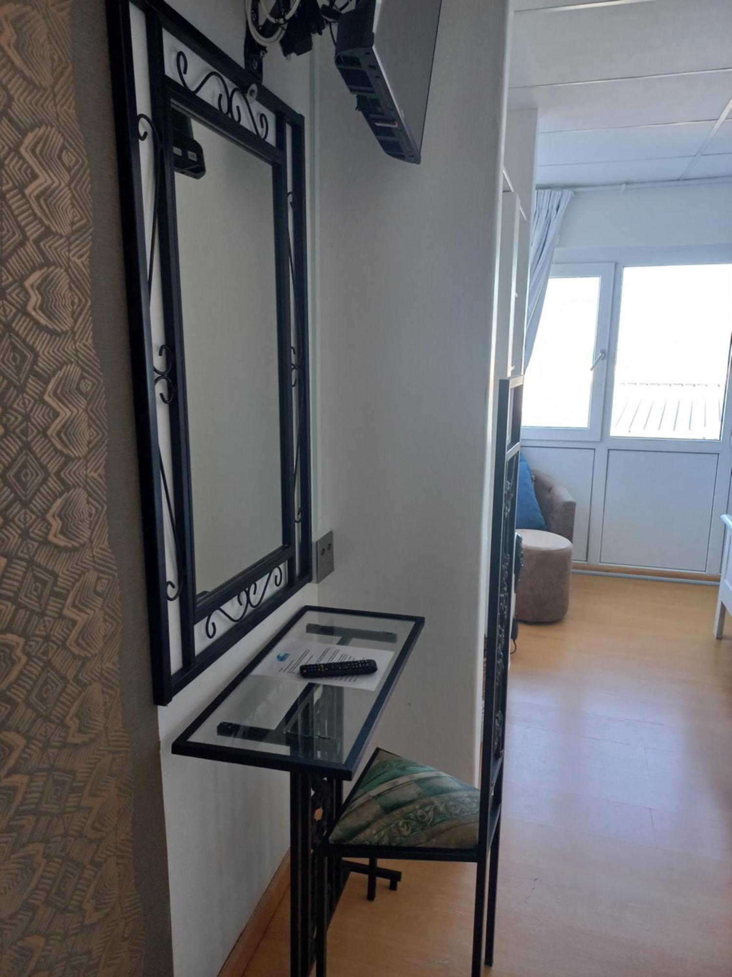Swept Away Guesthouse - No-Loadshedding Yzerfontein Extérieur photo