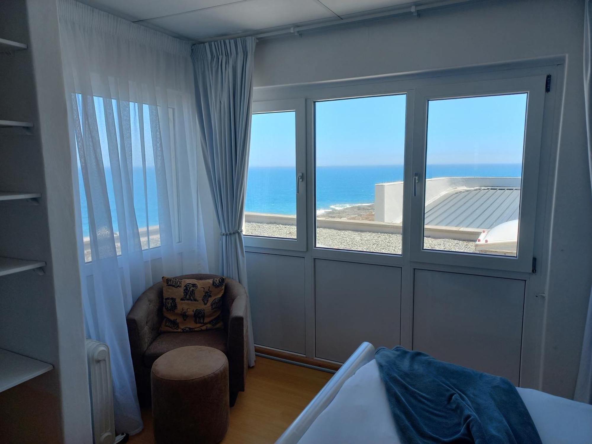 Swept Away Guesthouse - No-Loadshedding Yzerfontein Extérieur photo
