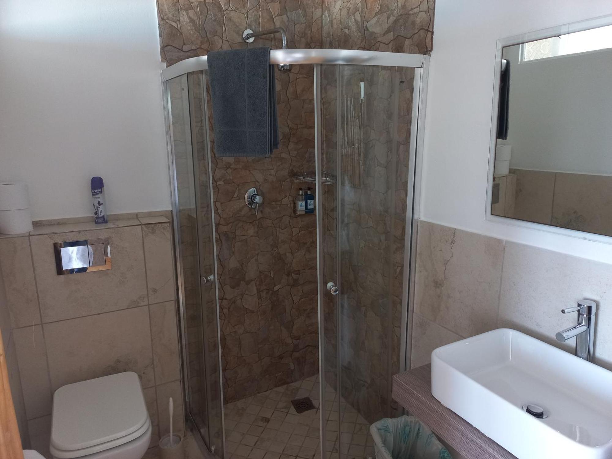 Swept Away Guesthouse - No-Loadshedding Yzerfontein Extérieur photo